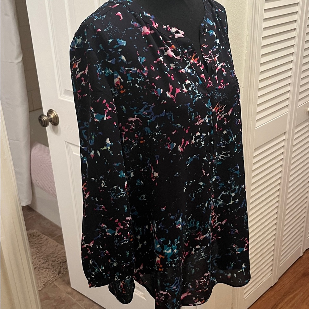 NYDJ Pintuck Black and Pink Abstract Blouse - Picture 4 of 6